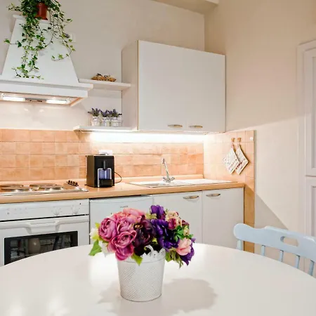 Locazione Turistica Macaron Apartment